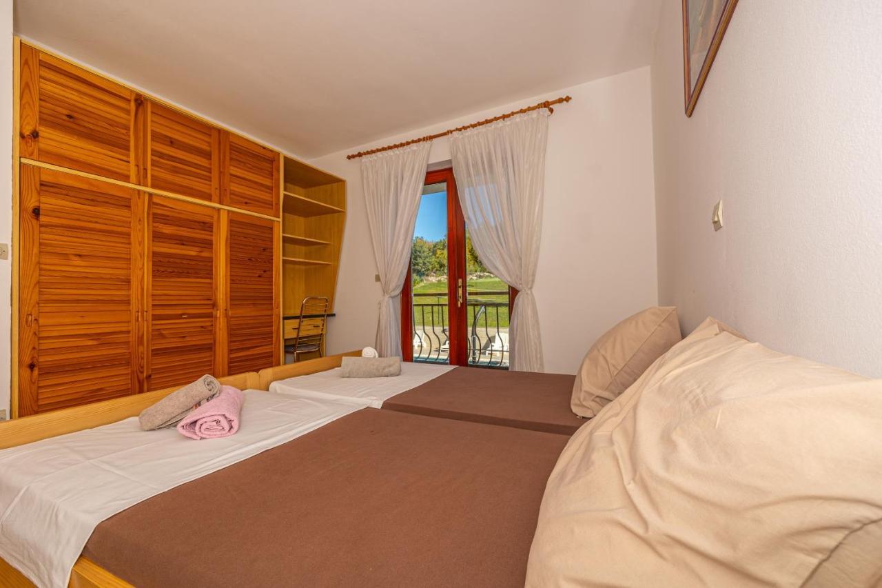 Apartments Francoise Crikvenica Exterior foto