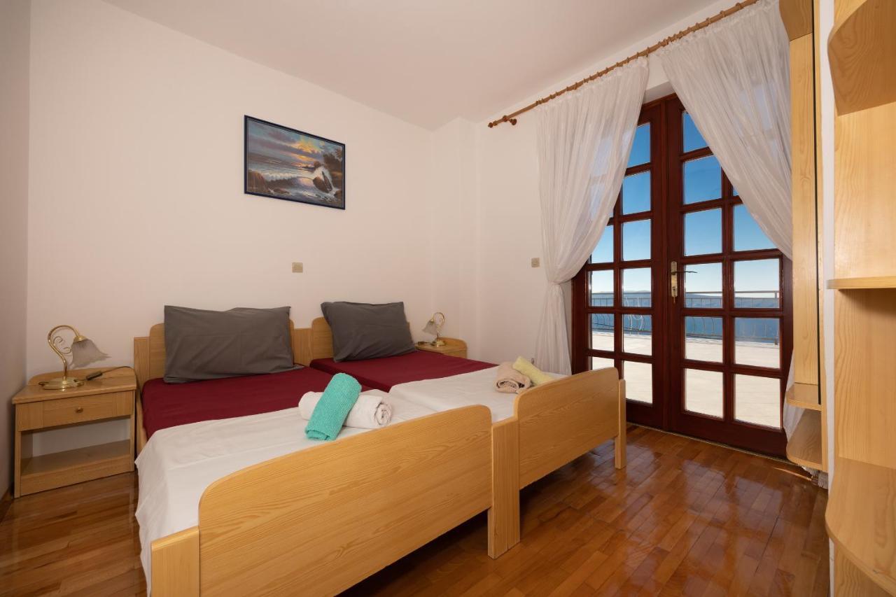 Apartments Francoise Crikvenica Exterior foto