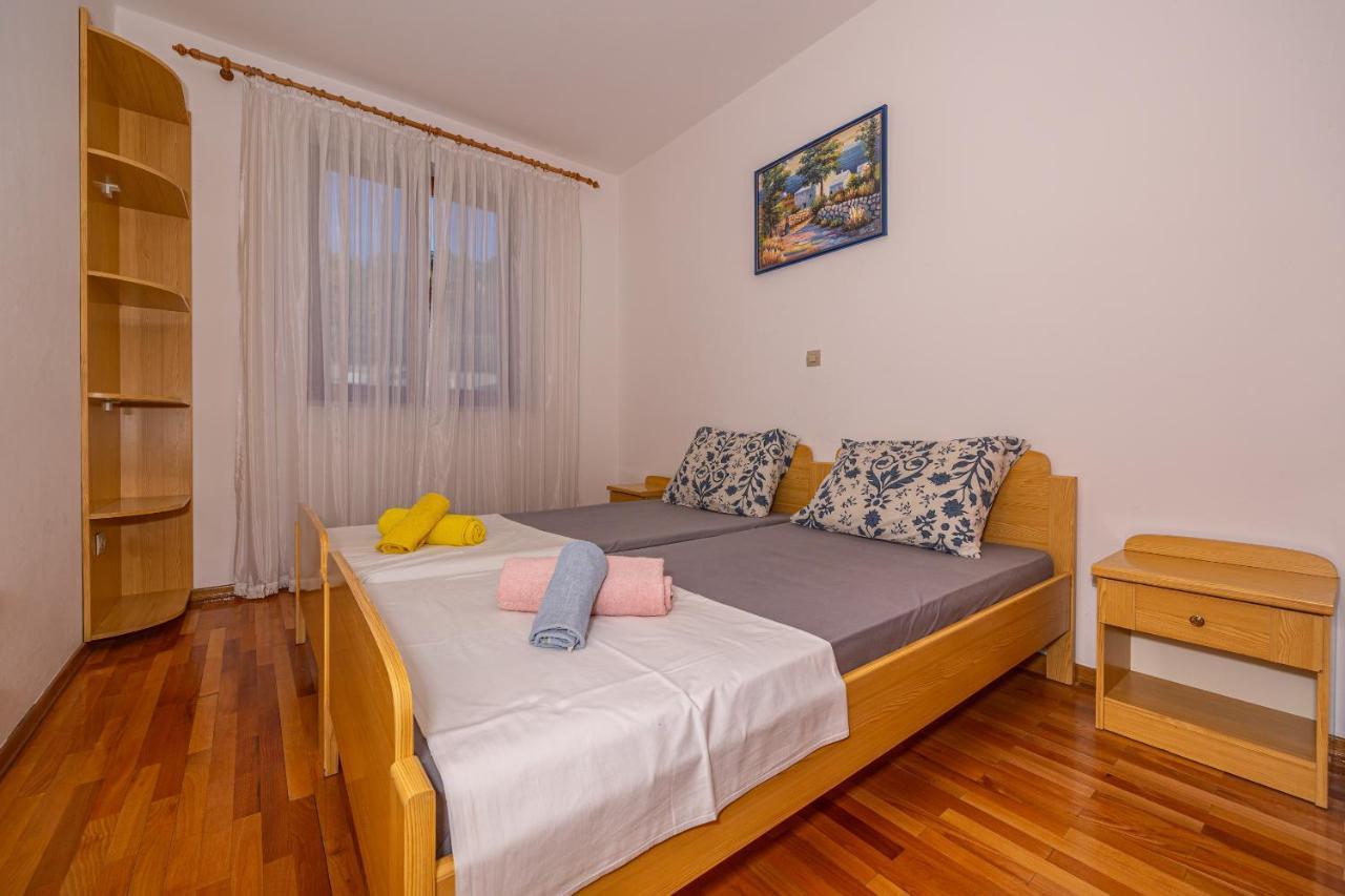 Apartments Francoise Crikvenica Exterior foto